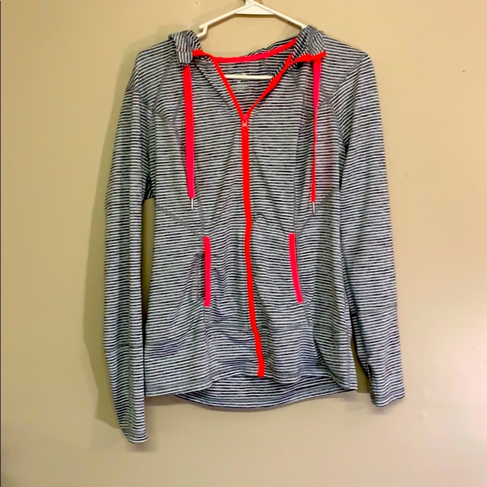 Athletic lightweight jacket